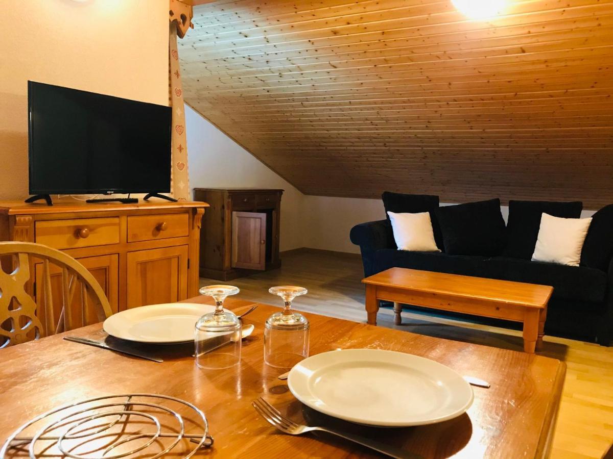 Studio Mansarde Avec Balcon, Piscine Et Parking Souterrain A Samoens - Fr-1-629-92 Luaran gambar