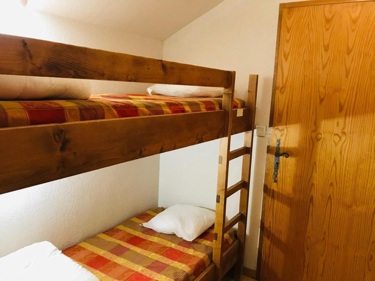 Studio Mansarde Avec Balcon, Piscine Et Parking Souterrain A Samoens - Fr-1-629-92 Luaran gambar